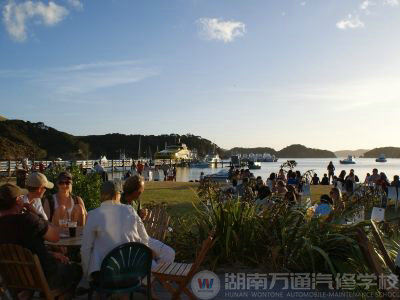 烏魯普卡普卡島夏季音樂會的游人