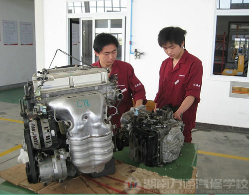 湖南萬通汽車學校，嚴凱