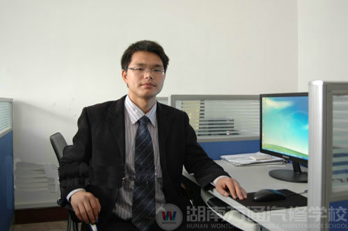 湖南萬通汽車學校，名師風采余能文