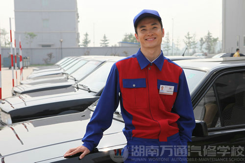湖南萬通汽車學校，90后學汽修