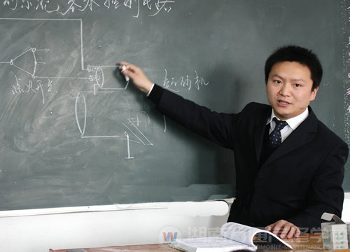 湖南萬通汽車學校 名師風采舒一鳴