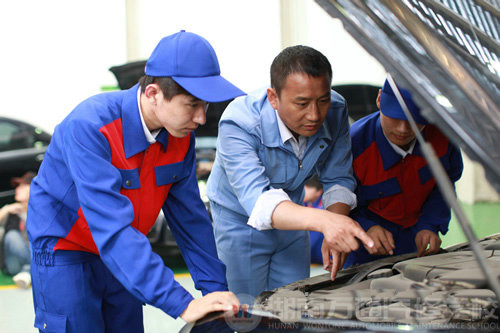 湖南萬通汽車學校獨創(chuàng)“目標激勵式五段教學法” 