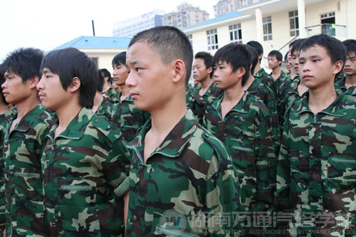湖南萬通汽車學校，2010新生軍訓