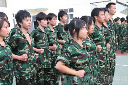 湖南萬通汽車學校，軍訓，開學典禮
