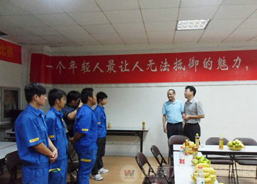 集團沙總在新奇特與我校學生交流