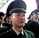 千名武警老兵淚別軍旅  退伍軍人將就業何方？