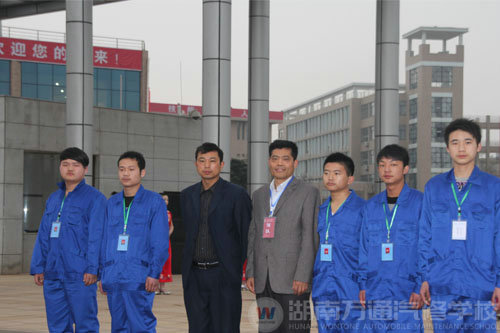 長沙職業技能大賽顯神通 萬通學子喜迎捷報歸來