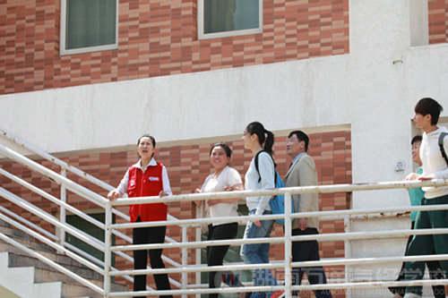 萬通汽修教育 職業發展是一場“馬拉松”