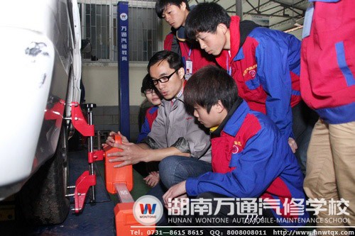 萬通學(xué)子通過學(xué)習(xí)技能,掌握了就業(yè)法寶