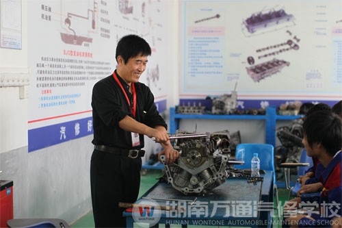 湖南萬通汽車學校，名師風采潘太煌