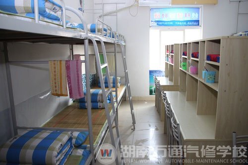 新生們一流的內(nèi)務(wù)整理水平,彰顯出軍訓的上佳成果