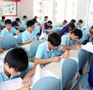 從容不迫迎挑戰(zhàn) 湖南萬通學(xué)子參加國(guó)家職業(yè)資格考試