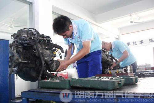 湖南萬通學子實訓掠影