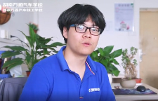 轉(zhuǎn)學(xué)來(lái)萬(wàn)通學(xué)汽車智能網(wǎng)聯(lián)_湖南汽車培訓(xùn)學(xué)校_正規(guī)汽修培訓(xùn)學(xué)校