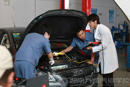 湖南萬通汽修學校，汽車培訓