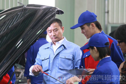 湖南萬通汽修學校，培養汽車人才的搖籃