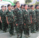 新生軍訓系列報道：邁開人生堅實步伐
