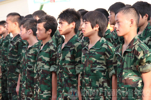 湖南萬通汽修學校2010年新生軍訓