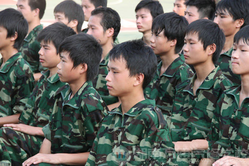 湖南萬通汽修學校2010年新生軍訓
