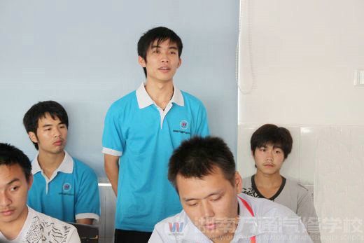 學生踴躍發言