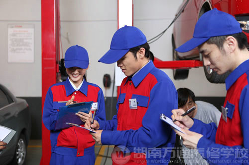 湖南萬通汽修學校汽車機電專業