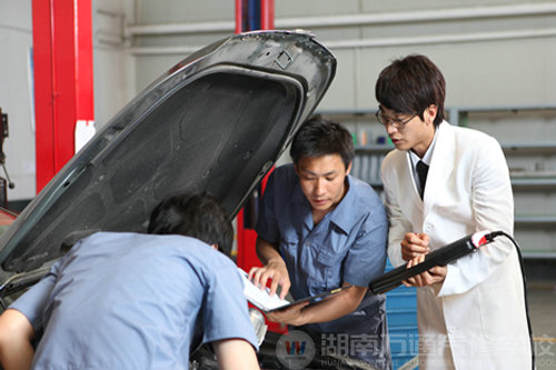 三步走 萬通為學子規劃職業生涯