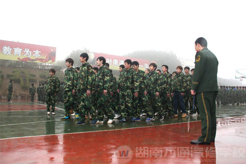 2012年春季萬通軍訓(xùn)