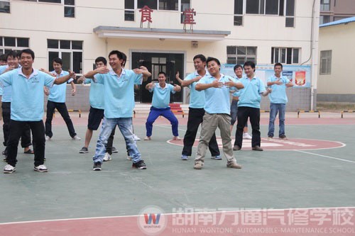 緊張的學習心態(tài),在拓展活動中得到全方位釋放