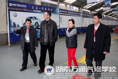 馬會長參觀學校汽車維修中心