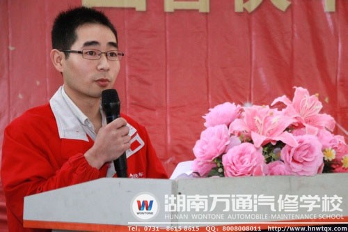 陳淵宏在定向班畢業(yè)典禮上激勵學弟們上努力追尋心中的夢想