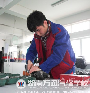 湖南萬通提供多種實踐平臺，不斷提升學生實踐動手能力