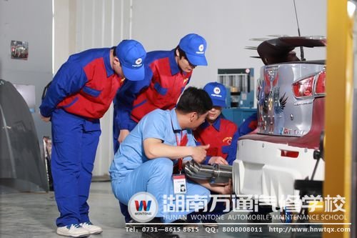 不上大學的高中生可以通過學汽修技術，開啟成才大門