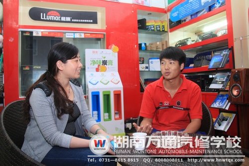 湖南萬通實地回訪畢業學子，及時了解他們的工作發展情況