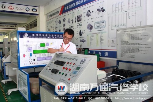 學校督察辦不定期檢查學校各大實訓中心情況