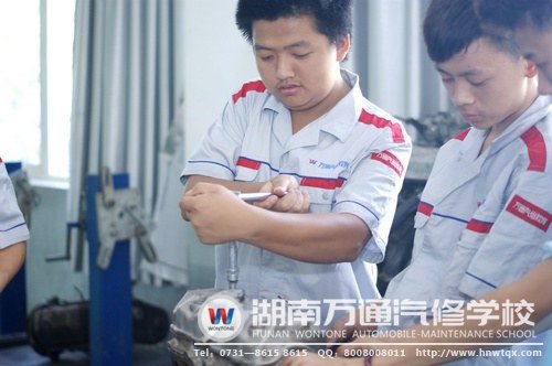程吳鵬在湖南萬(wàn)通開(kāi)始了全新的學(xué)習(xí)生活