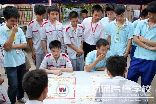 象棋大賽受到同學們的喜愛 
