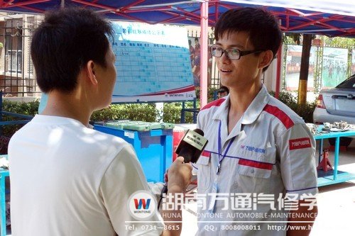 湖南萬通學子唐海文在接受湖南電視臺采訪時，道出了學技術的就業優勢