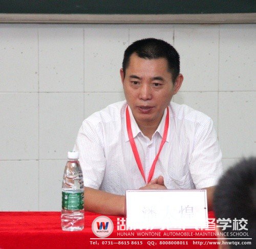 潘助理對同學們送上了新學期的祝福