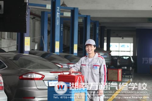 萬通學子通過扎實的學習，成為了企業青睞的汽修人才