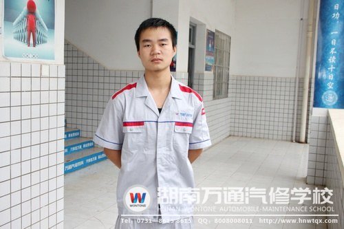 考上二本的曾一峰沒有去讀大學，而是選擇了學汽修
