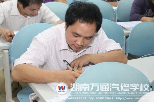 考生們掌握了扎實的技能知識，答起題來胸有成竹！