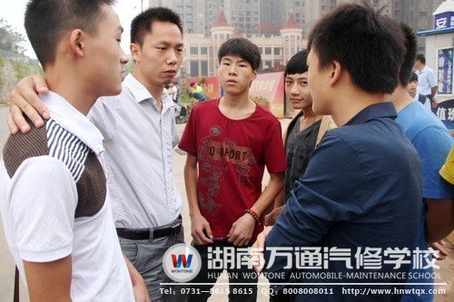 臨行之際，班主任對學子們寄予祝福