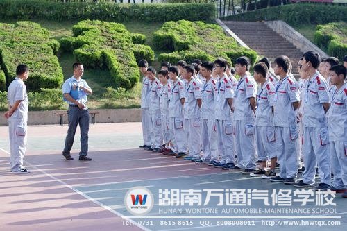 晨訓使萬通學子蛻變為新時代汽修人