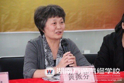 永通汽車集團副總經理黃薇芬鼓勵學子們在校打好基礎，為步入社會工作做充足準備