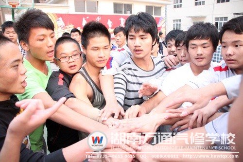 “讓我們一起加油，成為全校最棒的班級”！