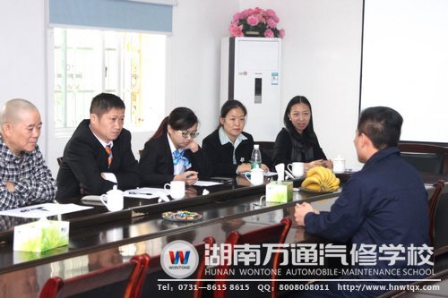 面對五位面試官，學子依然從容自如