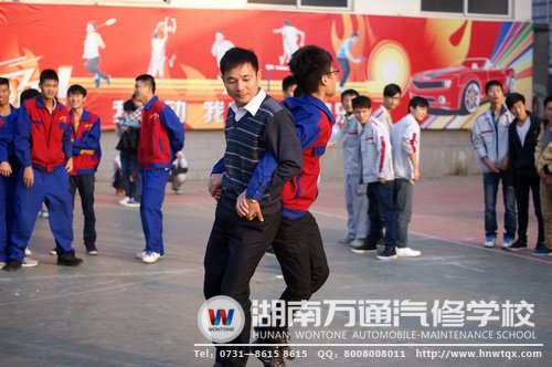 班主任老師與同學(xué)們共歡樂(lè)！