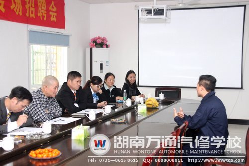 面試時，學子從容不迫