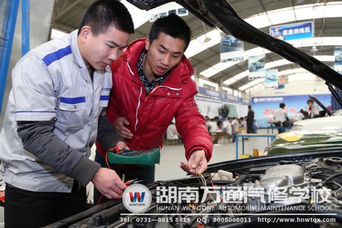 王志強放棄大學路，選擇了學汽修