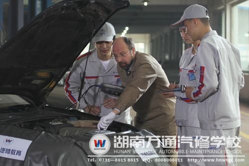 誰說汽修“臟累差”